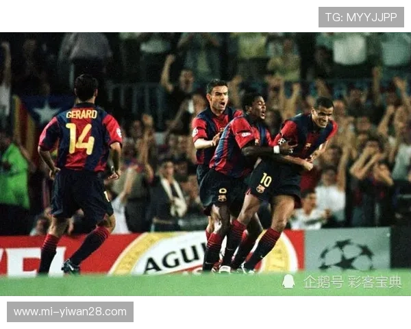 足球历史上穿十一号球衣的传奇球星盘点与荣誉成就解析