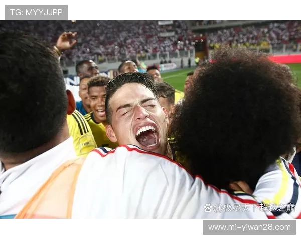 足球巨星在街头遭热烈围观引发粉丝狂潮引发媒体关注 足球巨星在街头遭热烈围观引发粉丝狂潮引发媒体关注